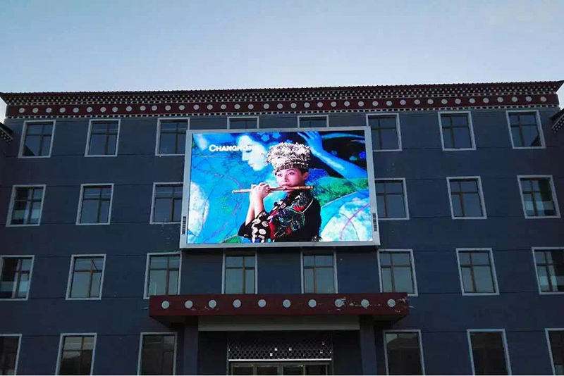 某学校户外P8